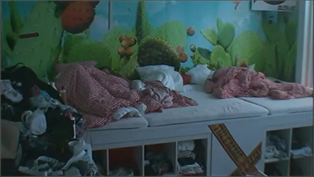 dilemme 2010 06 07 Jason Caro bedroom