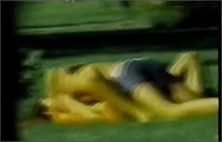 Parksex – Couple Playing In The Gras 01